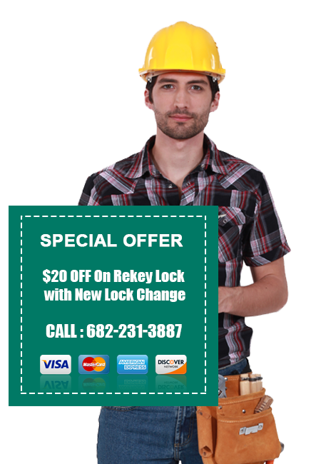 Residential Locksmith FortWorth technician